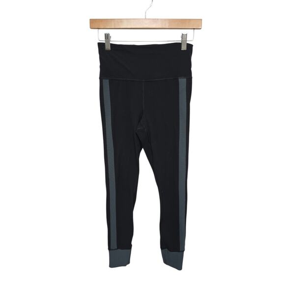 Athleta Elation Rib Trim‎ Tight Leggings Size XS Tuxedo Stripe Athletic Workout - Picture 1 of 9
